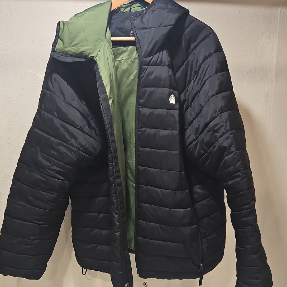 Duluth Trading Co Black and Green Puffer Jacket